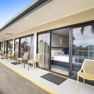 Hotel Nightcap At Queens, Bowen
